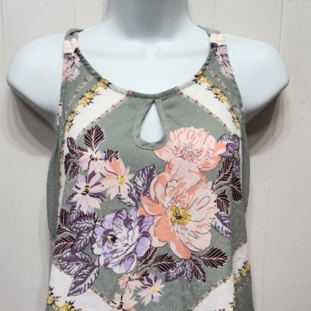 Maurices Sleeveless Top XS  Tank Keyhole‎ Floral Green Multicolor Racerback B710